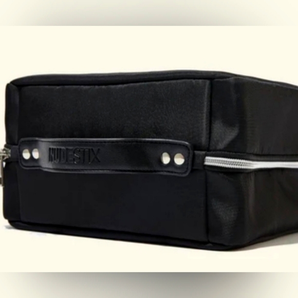 Nudestix hanging travel case - Picture 1 of 7